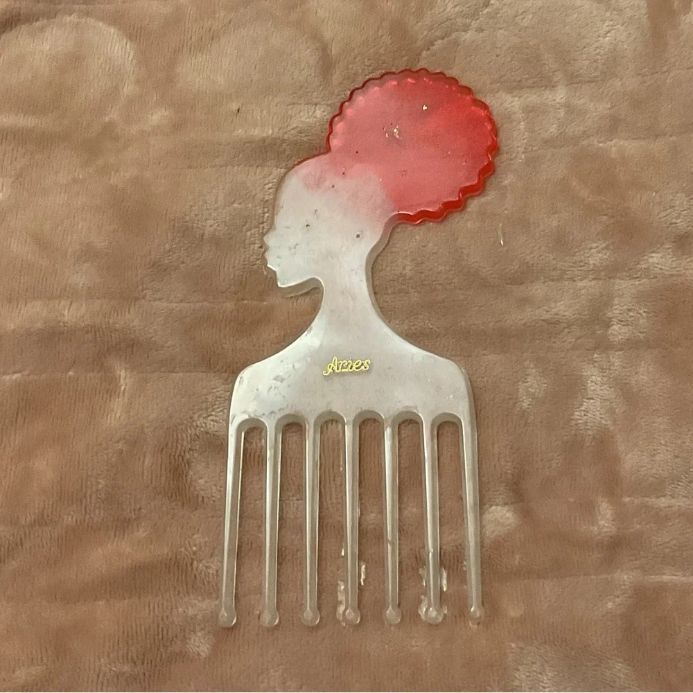 CUSTOM Zodiac Afro Comb - Female Ponytail - Picture 4 of 5